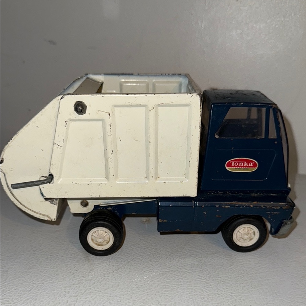 Vintage Tonka Classic Blue and White Toy garbage Truck